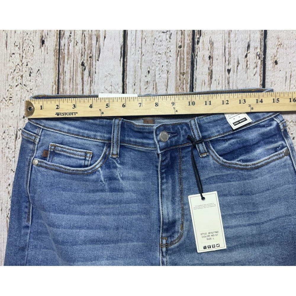 Judy Blue Women's High Waisted Sz Large Blue Denim Shorts Medium Wash NWT - Picture 5 of 7